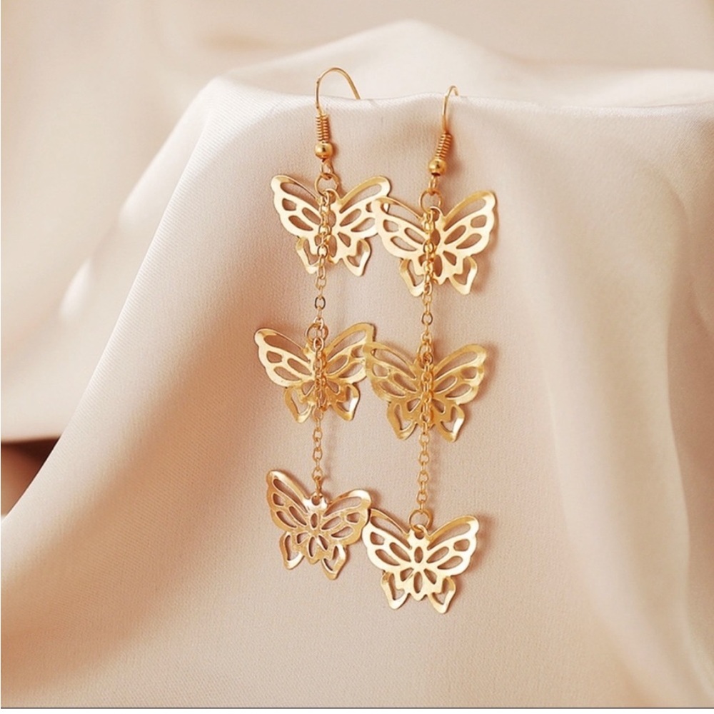 🌸3/$25 🆕 Hollow Butterfly Pendant Gold Dangle Drop Earrings - Picture 5 of 9